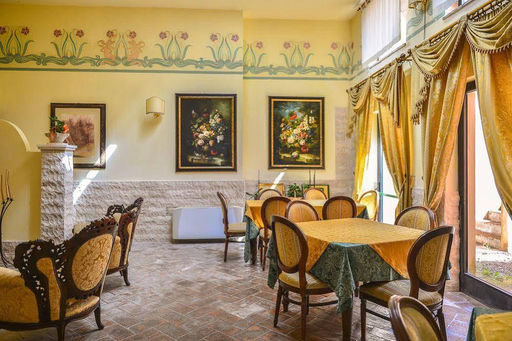 Hotel Saturno Fonte Pura ซาตูร์เนีย ภายนอก รูปภาพ
