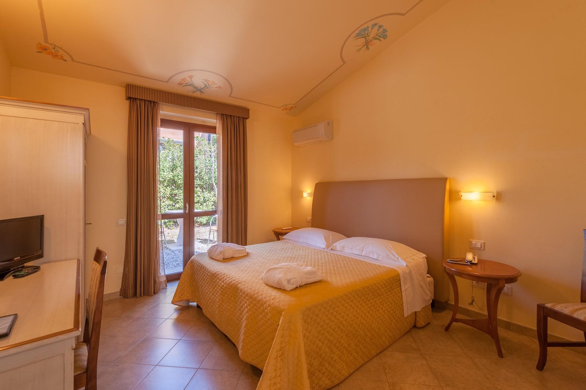 Hotel Saturno Fonte Pura ซาตูร์เนีย ภายนอก รูปภาพ