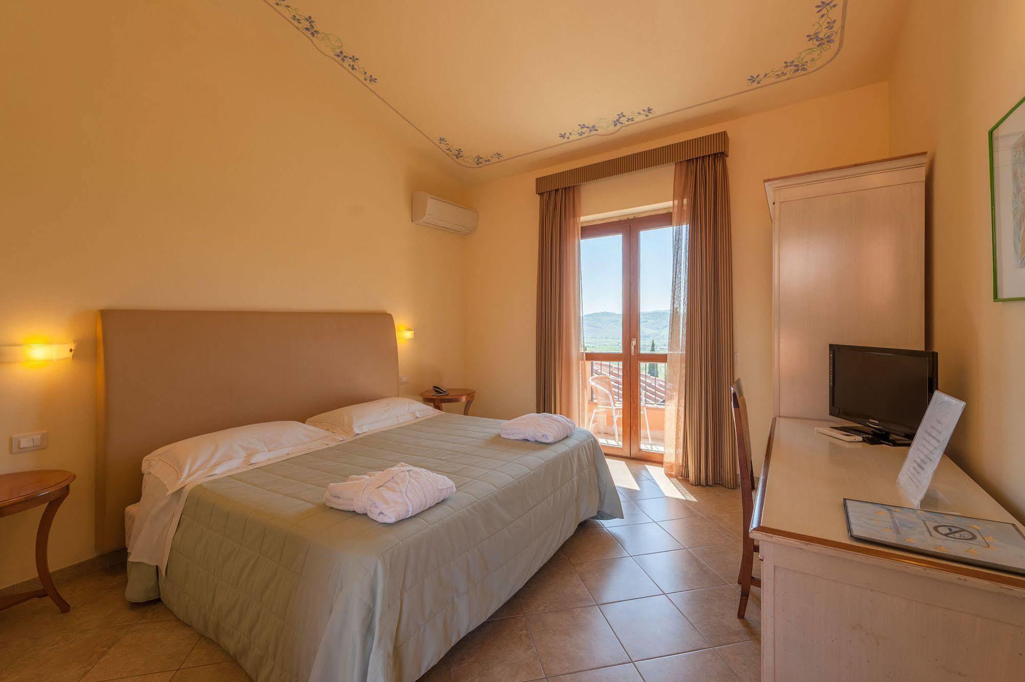 Hotel Saturno Fonte Pura ซาตูร์เนีย ภายนอก รูปภาพ