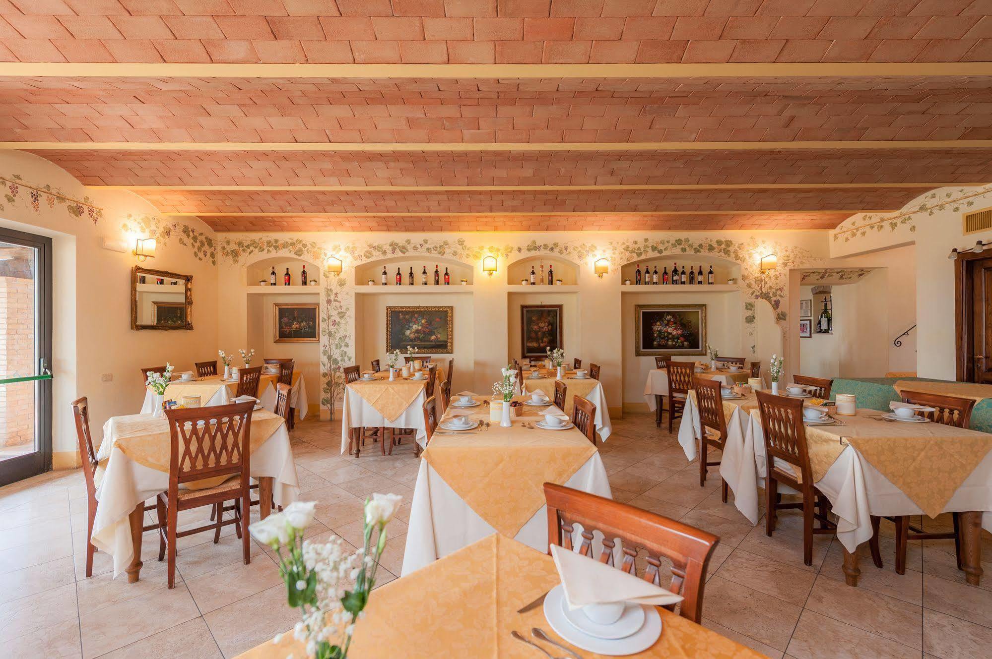 Hotel Saturno Fonte Pura ซาตูร์เนีย ภายนอก รูปภาพ